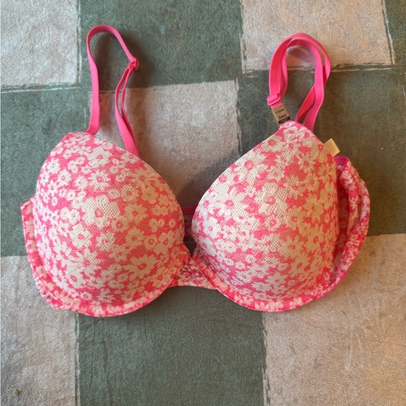 NWT PINK Victoria's Secret Floral Bra - Pink and Cream - 34C - Picture 1 of 4